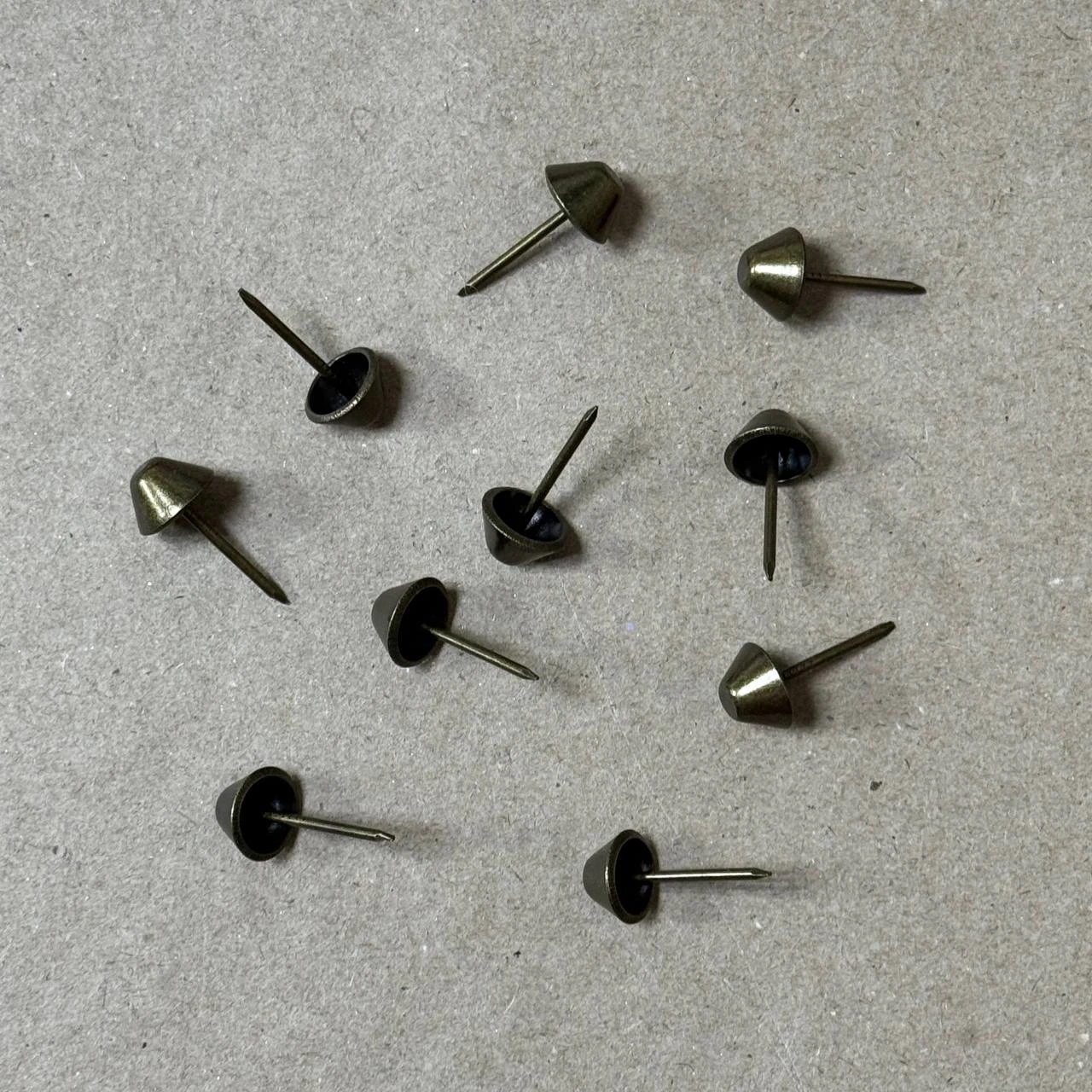 Гвоздь №6 металлический 23 х 11 мм с декоративной шляпкой 10шт/упак