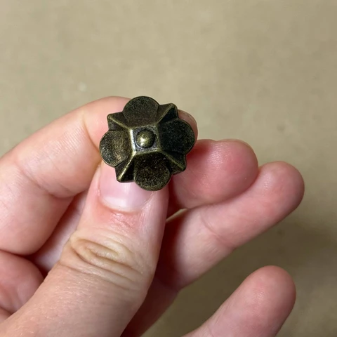 Гвоздь №8 металлический 23 х 20 мм с декоративной шляпкой 2шт/упак