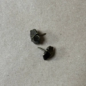 Гвоздь №8 металлический 23 х 20 мм с декоративной шляпкой 2шт/упак