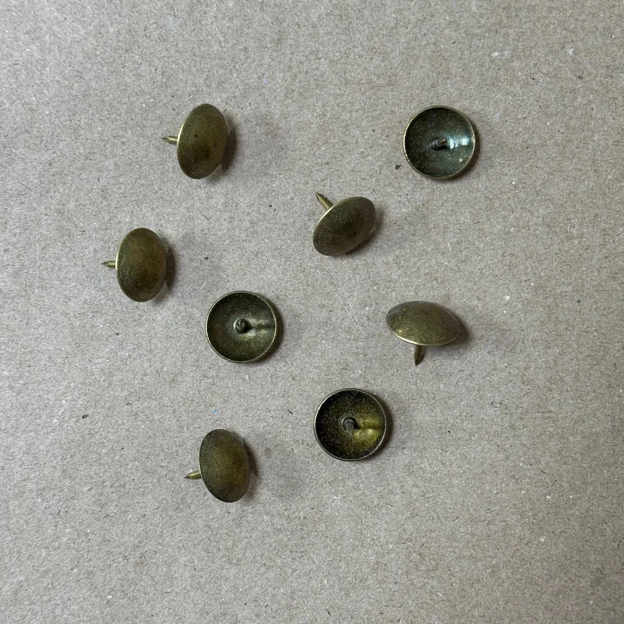 Гвоздь №10 металлический 15 х 16 мм с декоративной шляпкой 10гр/упак