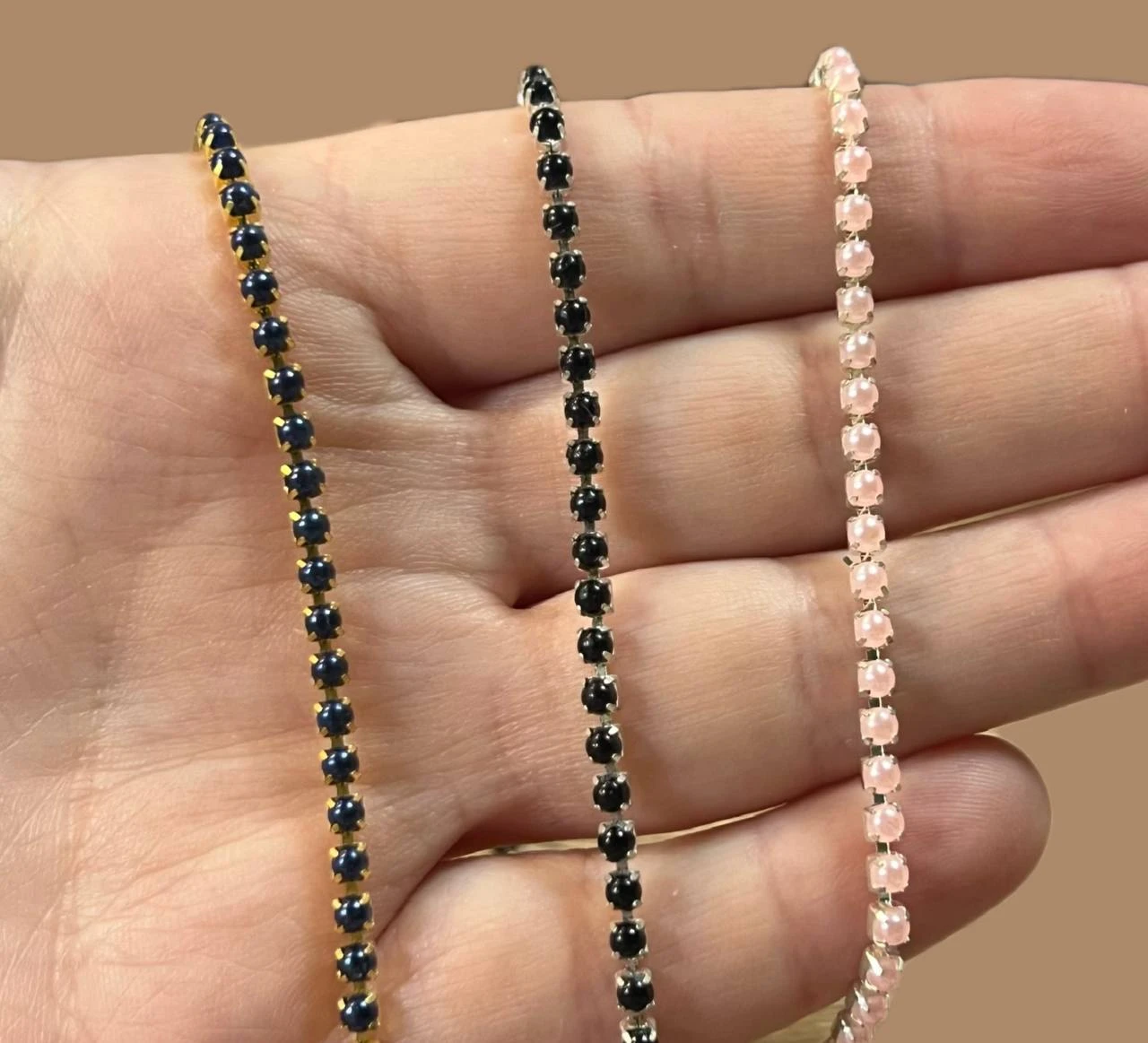 Цепочка металлическая с полубусинами