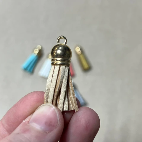 Кисть мини с креплением 2,5 см (замша)