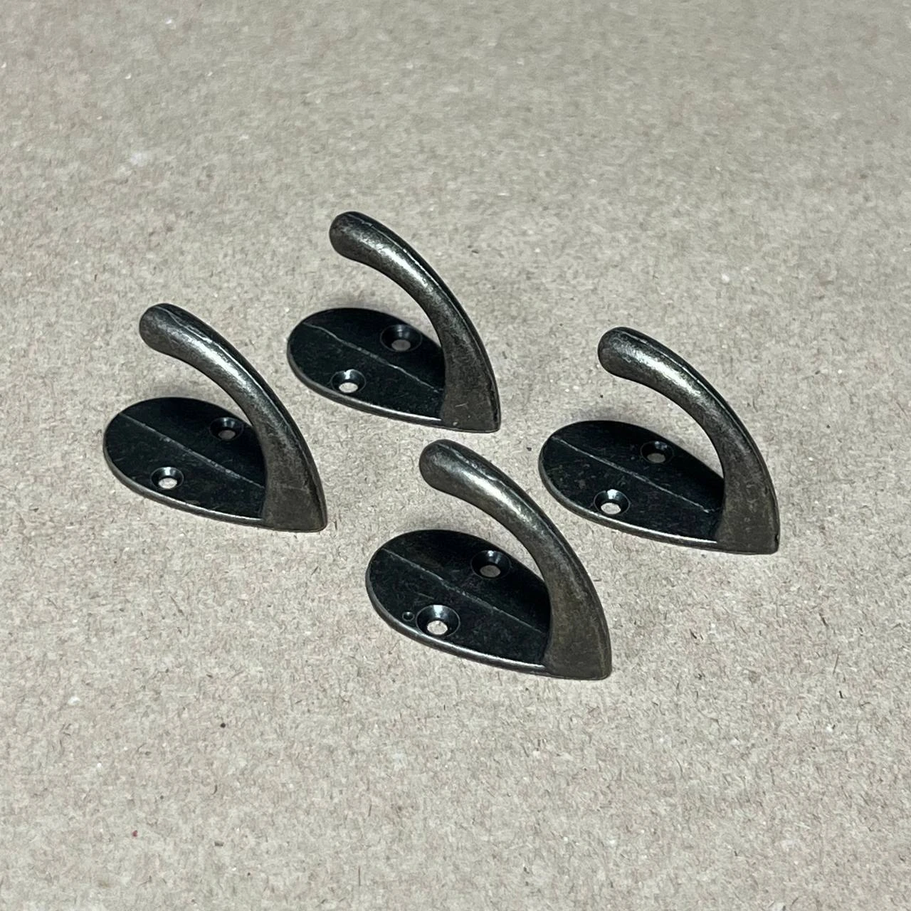 Крючок №10 металлический 3,5 х 2,5 см 4шт/упак