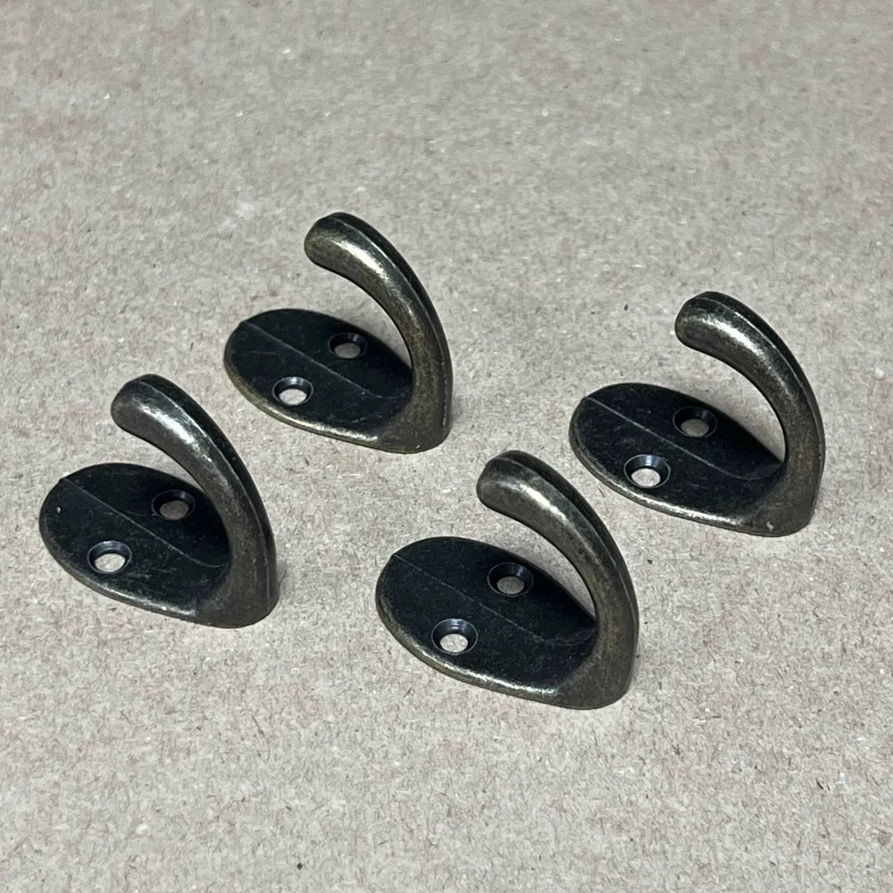 Крючок №11 металлический 3,5 х 3 см 4шт/упак