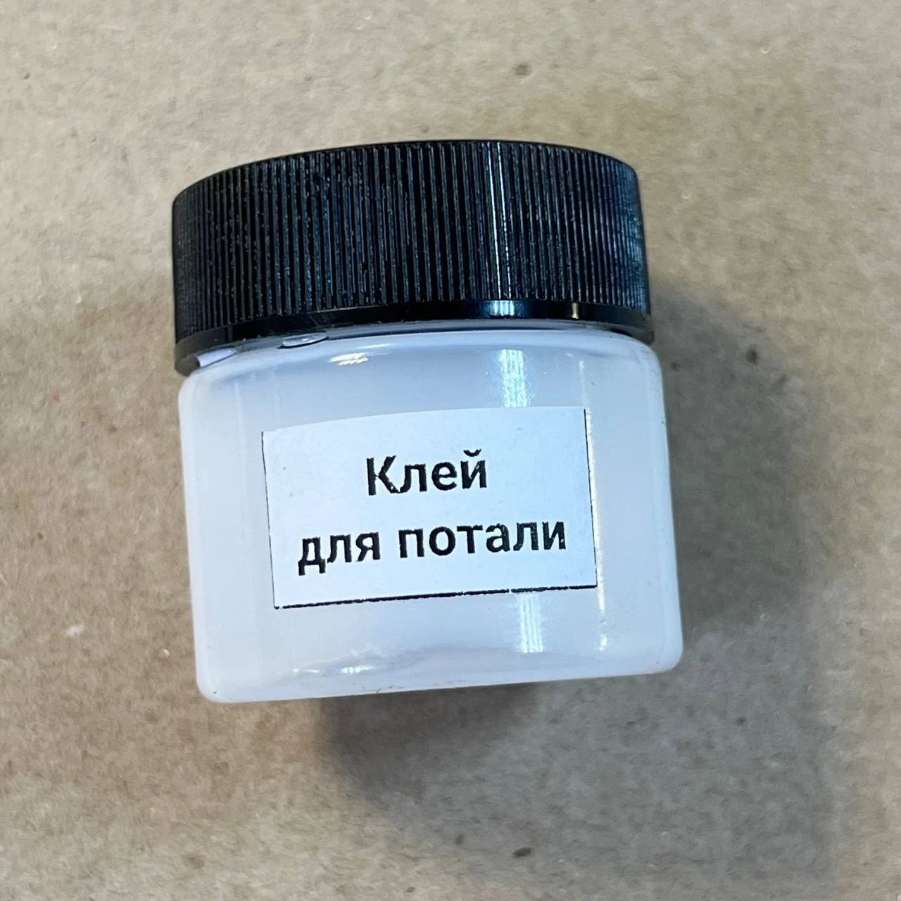 Клей для потали на водной основе 20 мл