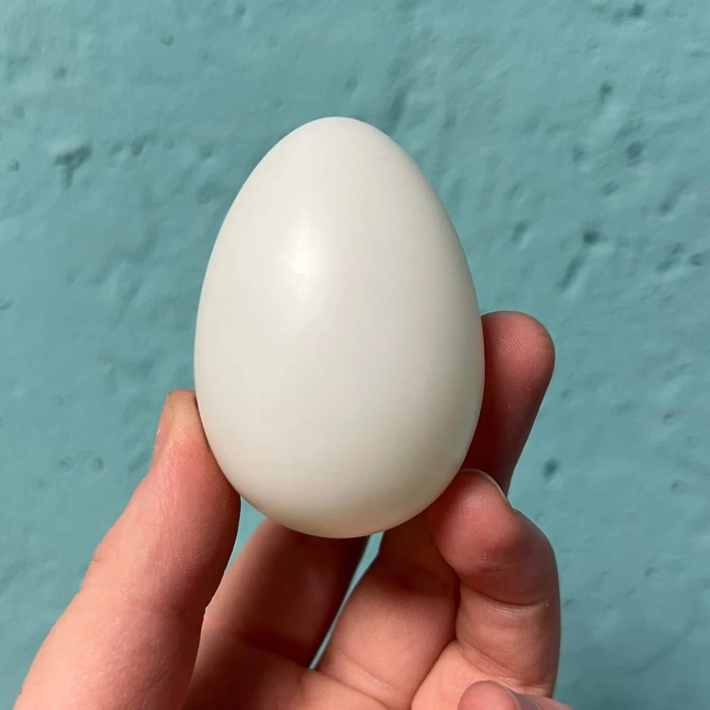 Яйцо пластиковое белое 6 см неразъёмное