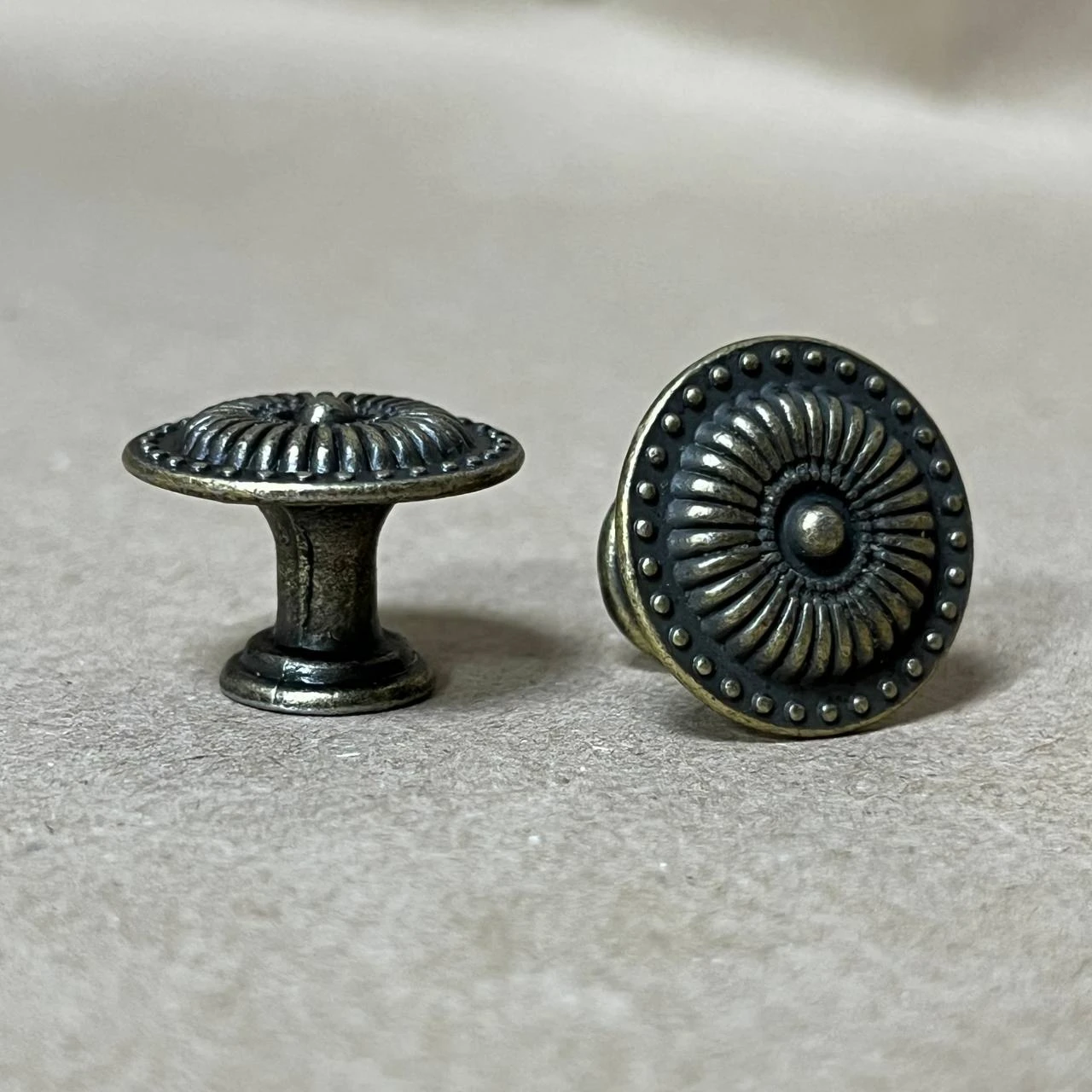 Ручка №2 металлическая 1,8 х 2,4 см 2шт/упак