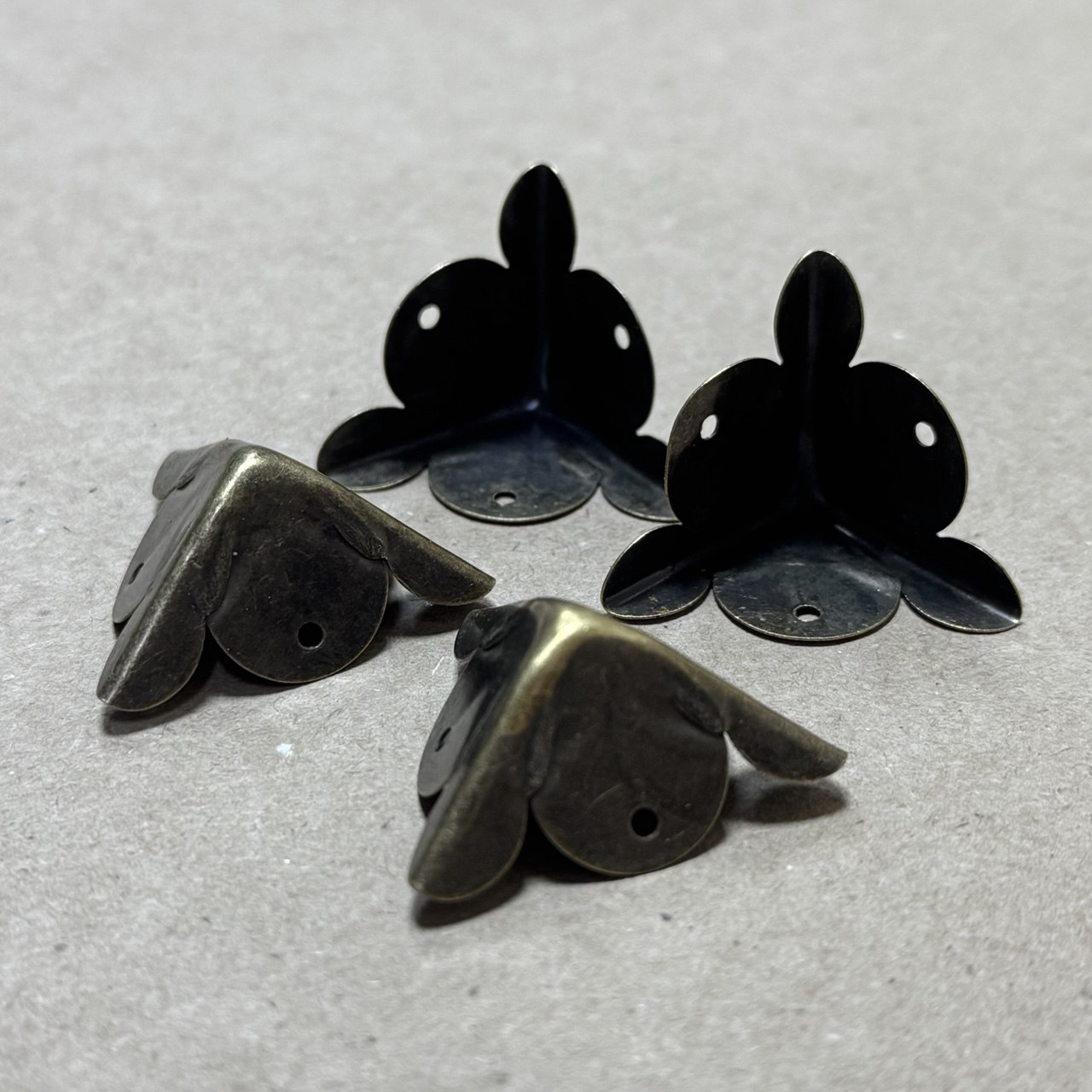 Уголок №2 металлический 2 х 2 см 4шт/упак