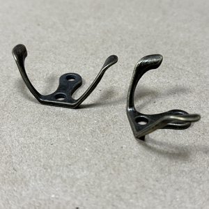 Крючок №3 металлический 4,5 x 3 см 2шт/упак