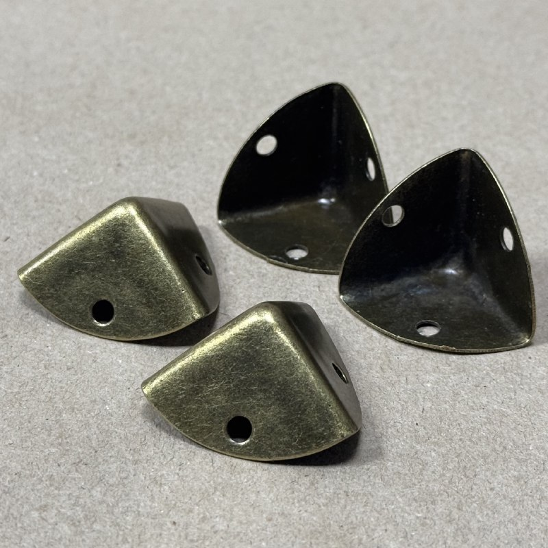 Уголок №3 металлический 2,5 х 3,5 см 4 шт/упак