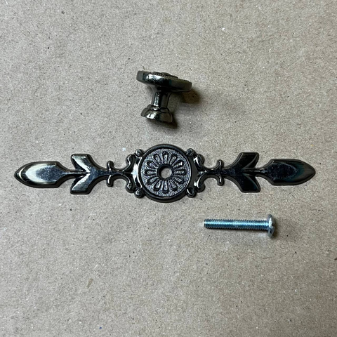 Ручка №24 металлическая 12 х 2,3 см