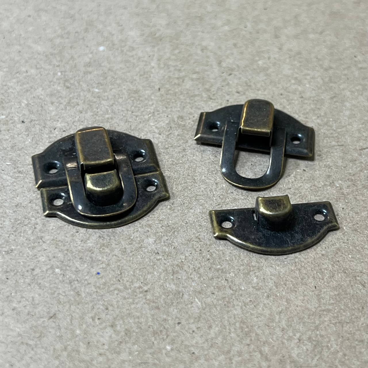 Замок №17 металлический 3 х 2,7 см 2шт/упак