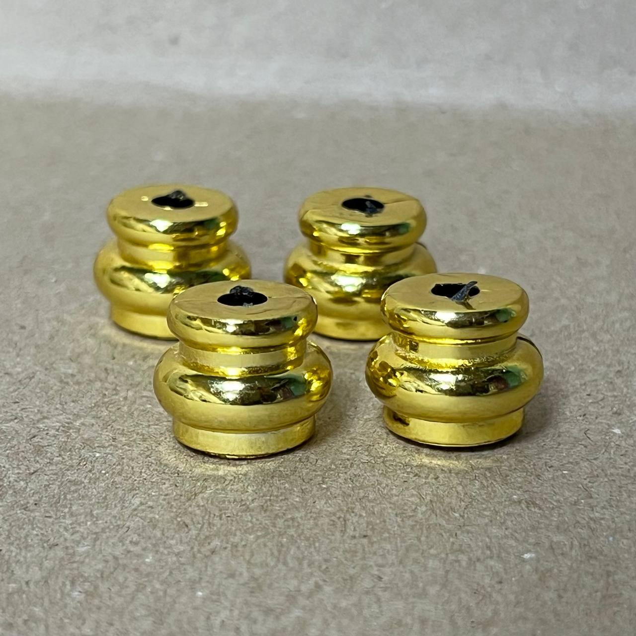 Ножки №8/1 пластиковые 2 х 1,5 см 4шт/упак