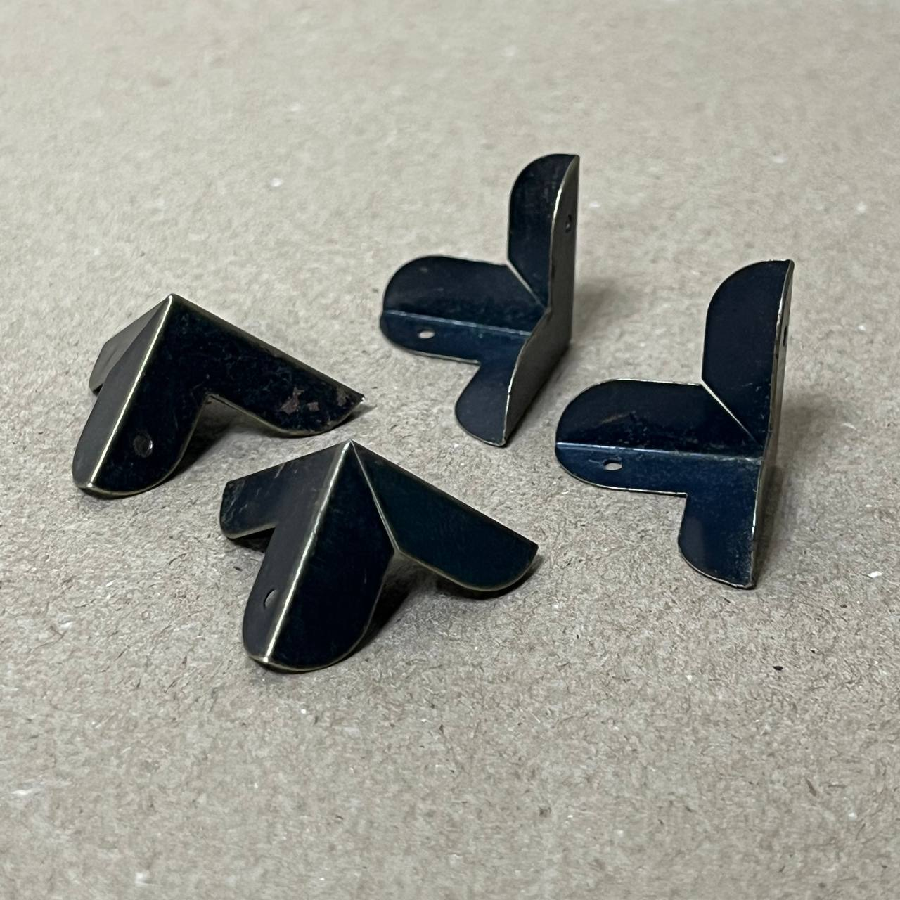 Уголок №5 металлический 2 х 2 см 4шт/упак