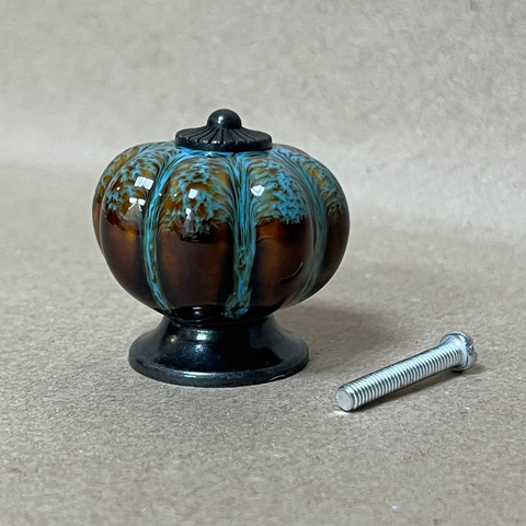 Ручка №25 металлическая 4 х 4 см